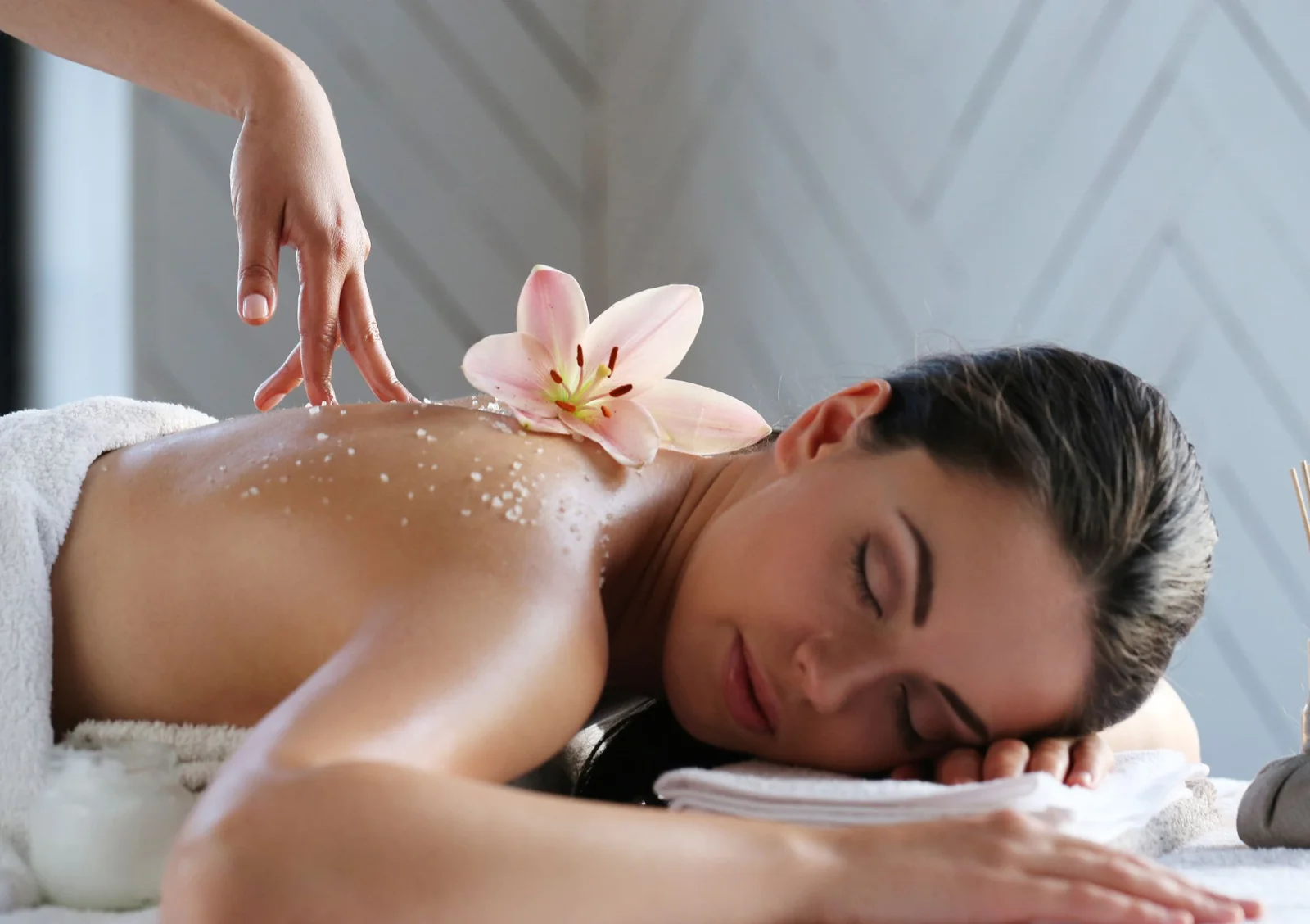 Reconnect with Yourself through Aroma Therapy at RRR Wellness