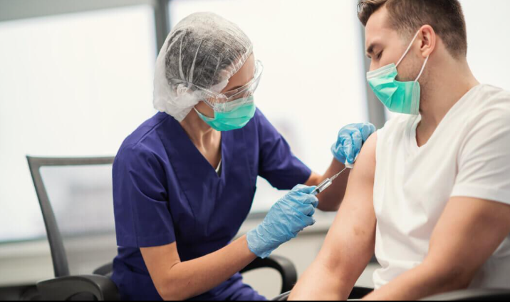 Workplace Flu Vaccinations for a Healthier, More Productive Team