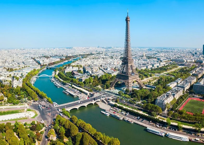 16-Day Europe Tour Itinerary: London, Paris, Switzerland & Italy